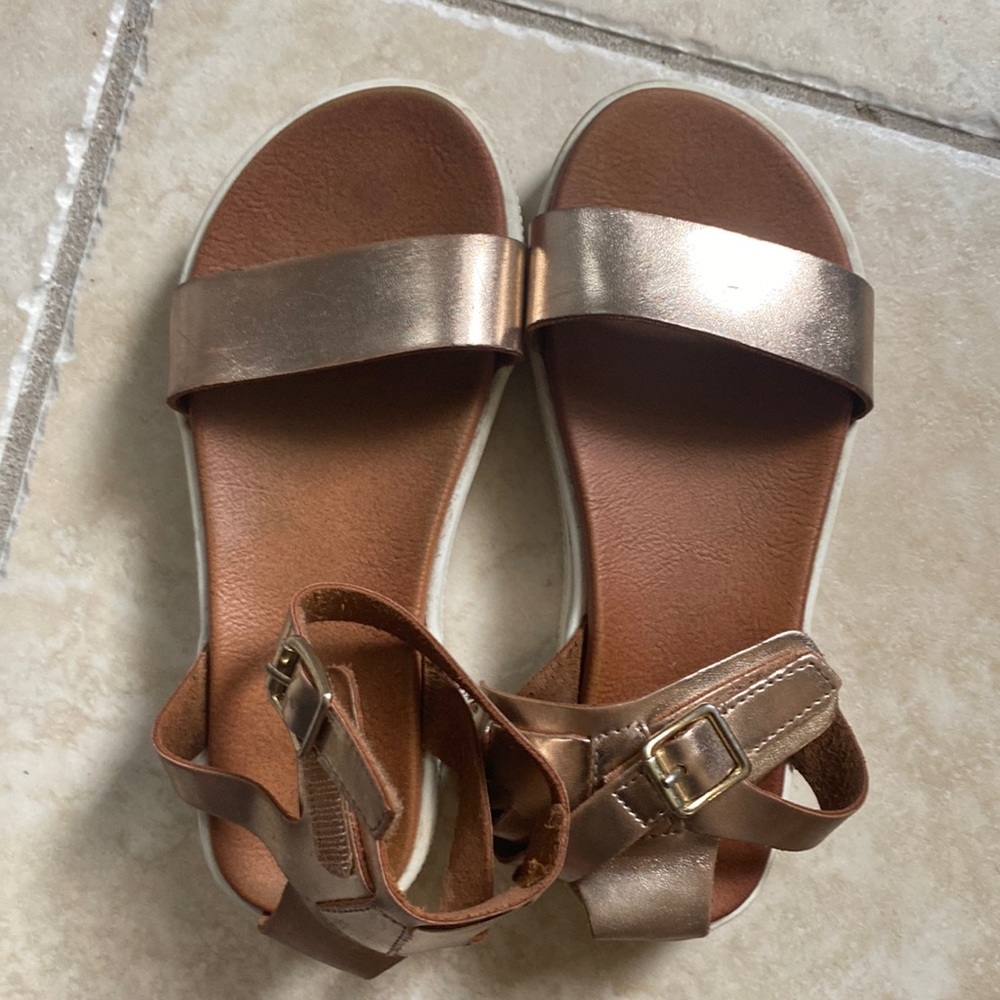 Mia Sandals